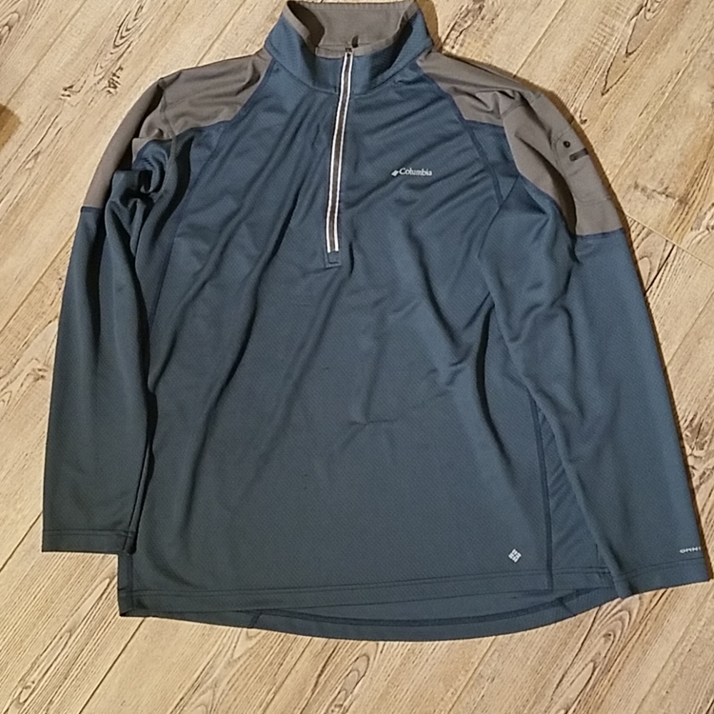 Columbia men's quarter zip shirt